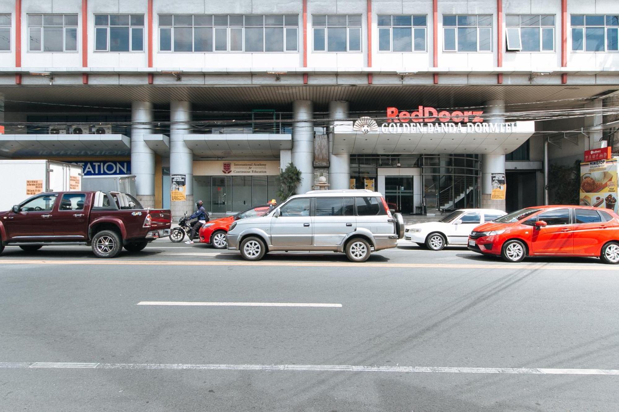 RedDoorz Plus @ E Rodriguez Corner Banawe Quezon City Exterior foto